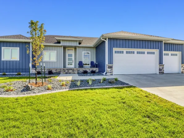 6910 NW 2nd St, Moorhead, MN 56560