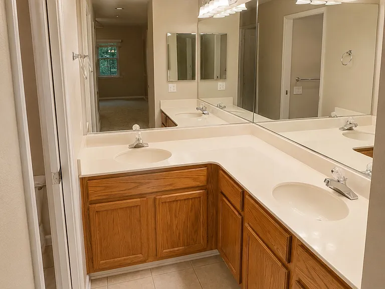 320 Caldecott Ln #108 — Photo 14