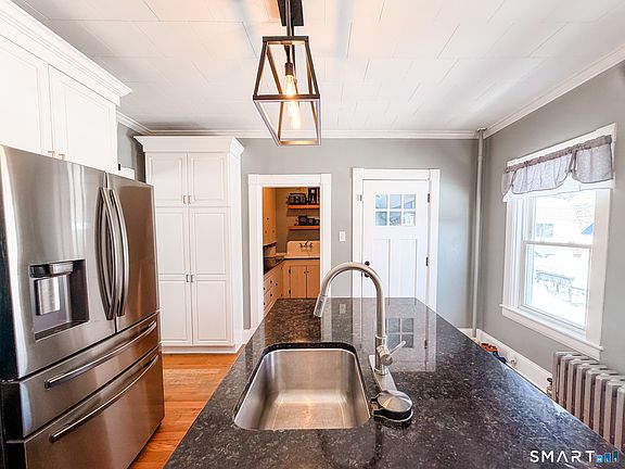 3rd image of 180 Old Turnpike Road