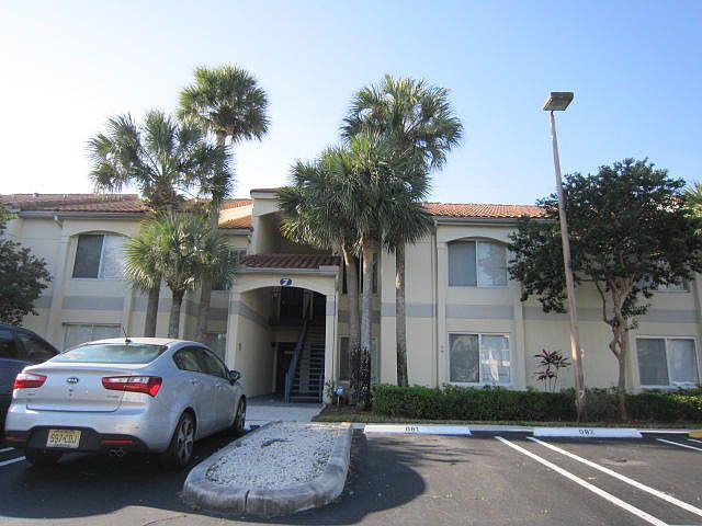 1st image of 815 W Boynton Beach Boulevard #203