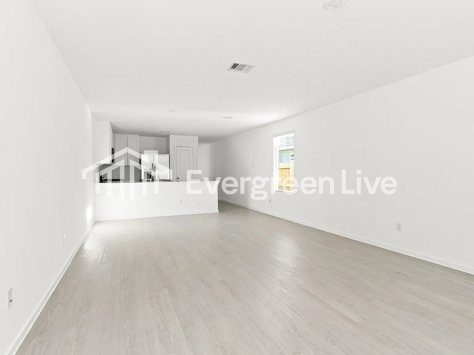 3 bed, 2.0 bath, 1402 sqft, $1,460 — Photo 3