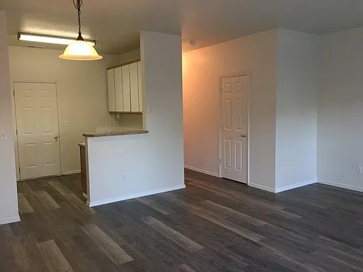 2002 SW Canyon Dr #15 — Photo 3