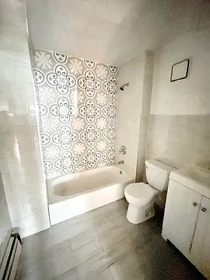 Rented by Safdie Realty Group | media 6