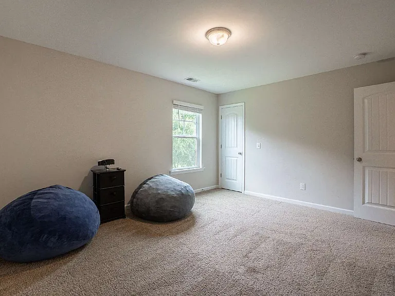 30 Ellis Cir — Photo 39
