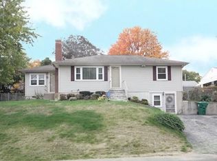 65 Pondview Dr, Chicopee, MA 01020