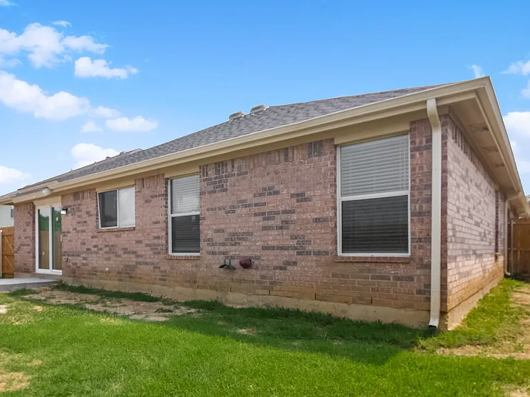 10769 Braemoor Dr — Photo 16