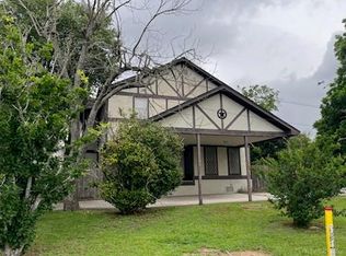 310 W Stewart St, Willis, TX 77378