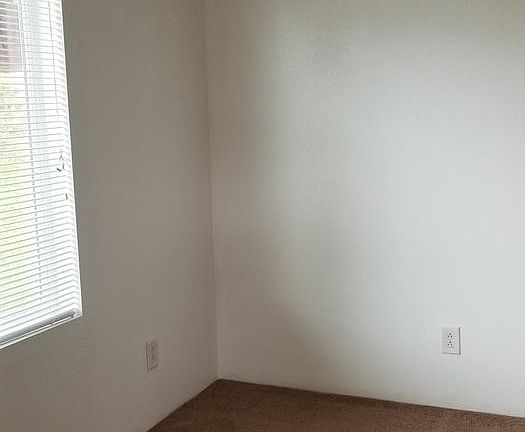 5th image of 839 NW Morrison Ave