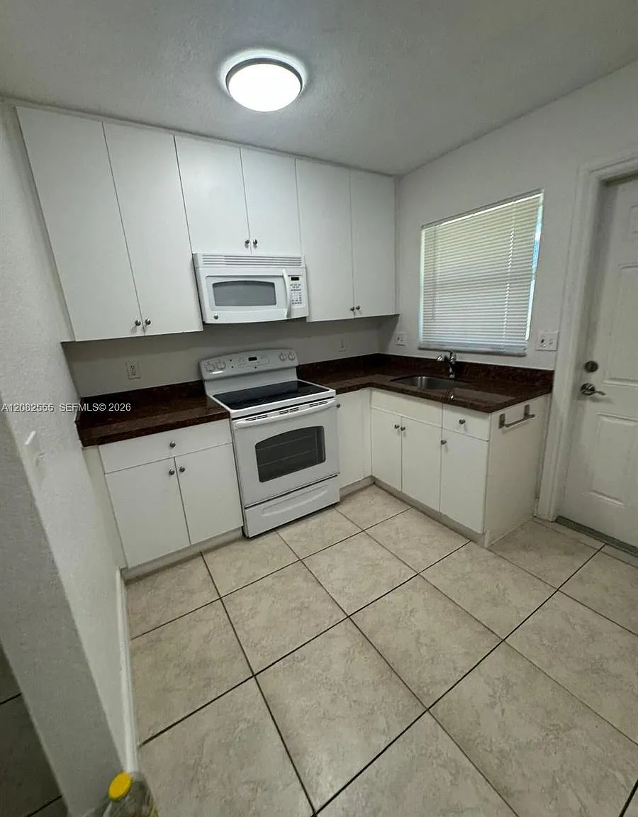 Oakland Pointe Condo — Photo 3