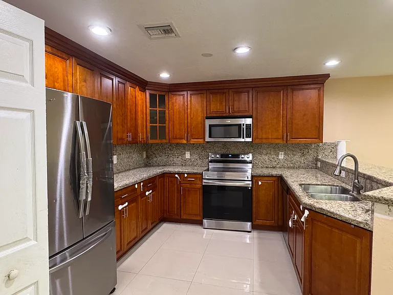 6457 Adriatic Way — Photo 10