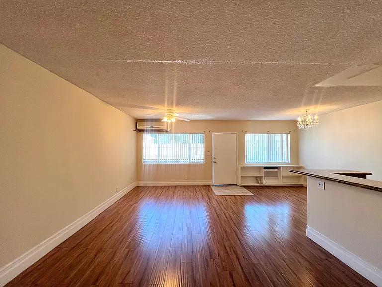 1035 Western Ave #4 — Photo 8