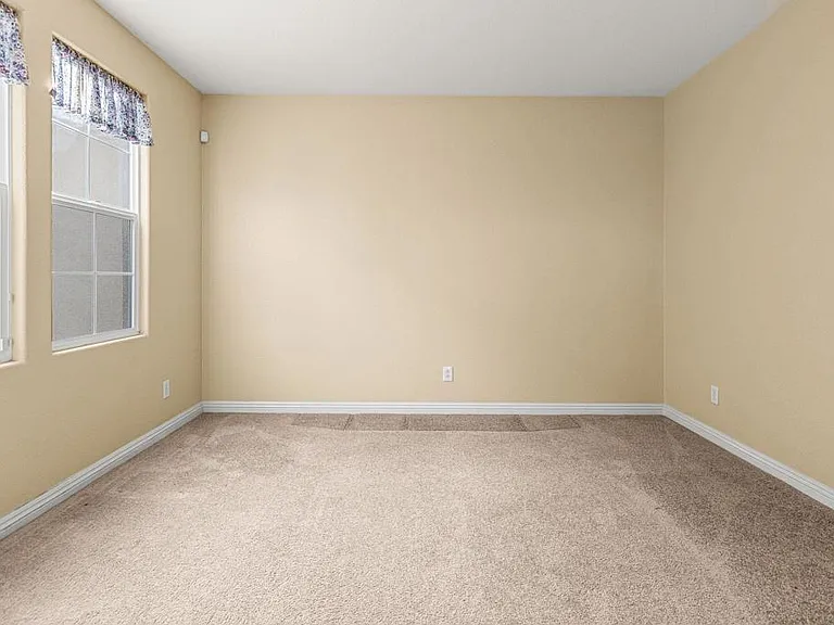 851 Antilla Way — Photo 5