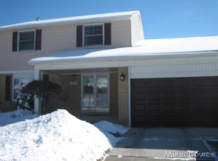 39464 Bella Vista Dr, Sterling Heights, MI 48313