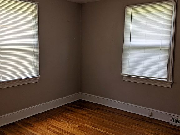 5th image of 140 Camden St