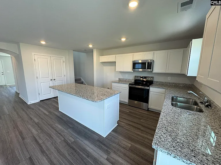 3072 Hallsdale Dr — Photo 7
