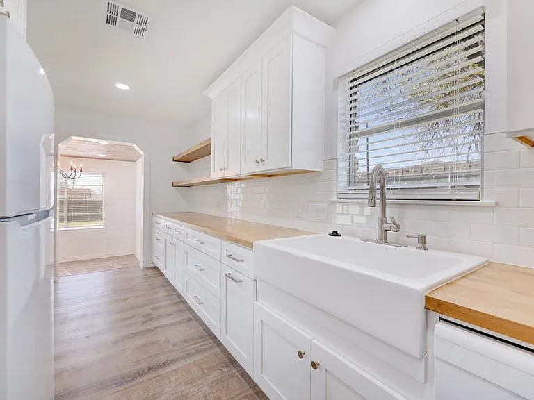 801 Salem Ln — Photo 8
