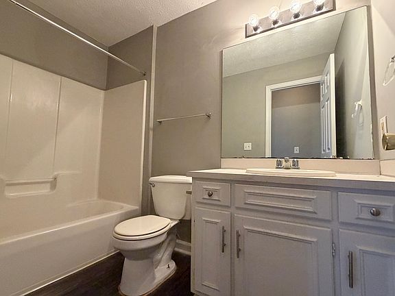 5th image of 6208 Cross Tie Ct APT C