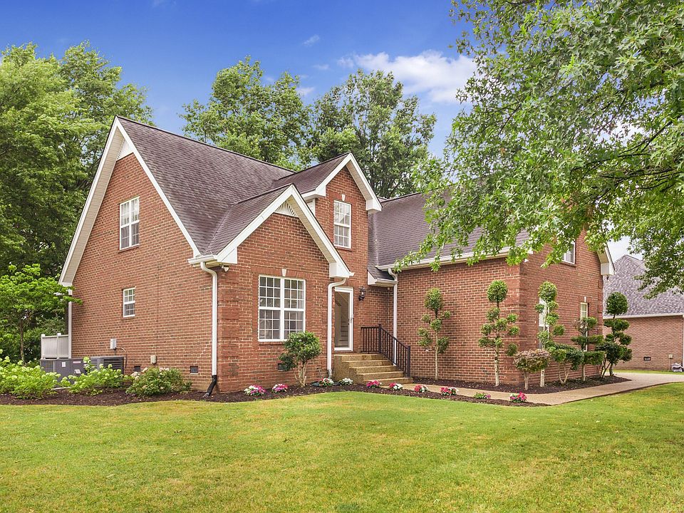 1st image of 306 Chestnut Ln