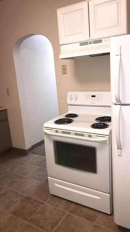 Building Photo - 414 Dousman St #2