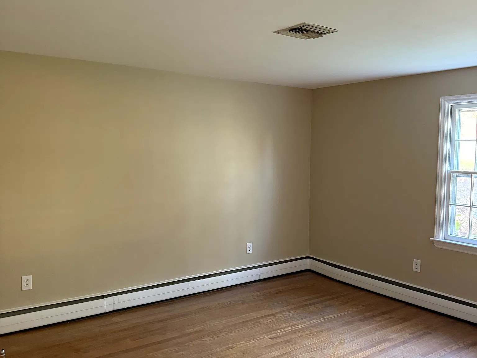 3 bed, 1536 sqft, $2,950 — Photo 2