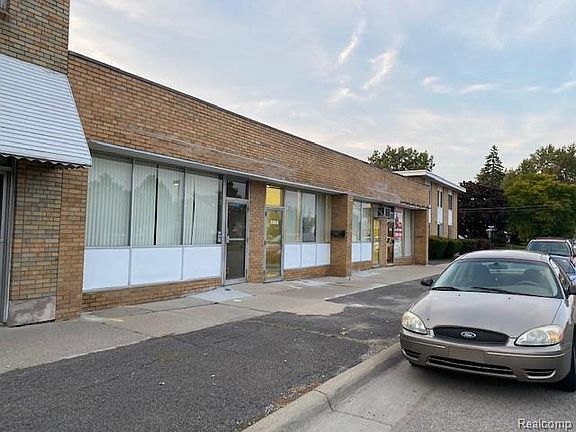 2nd image of 2420 Fort Park Blvd