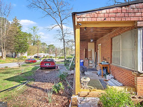 5th image of 1324 Westmont Rd SW