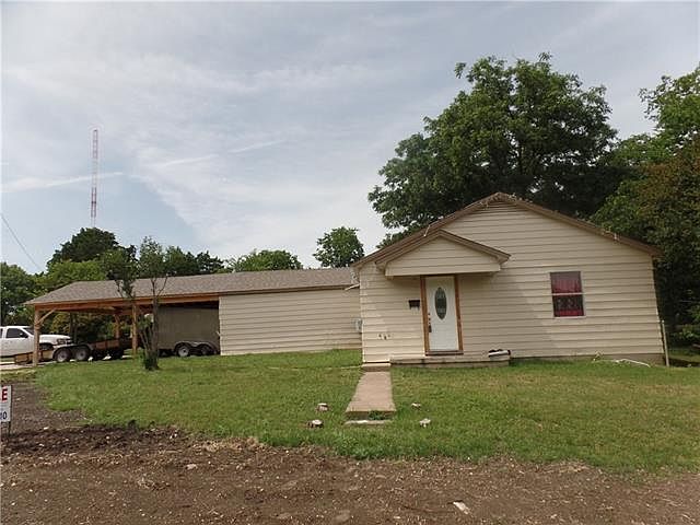 1st image of 913 Sycamore Dr