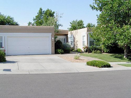 1st image of 5414 Avenida Cuesta NE