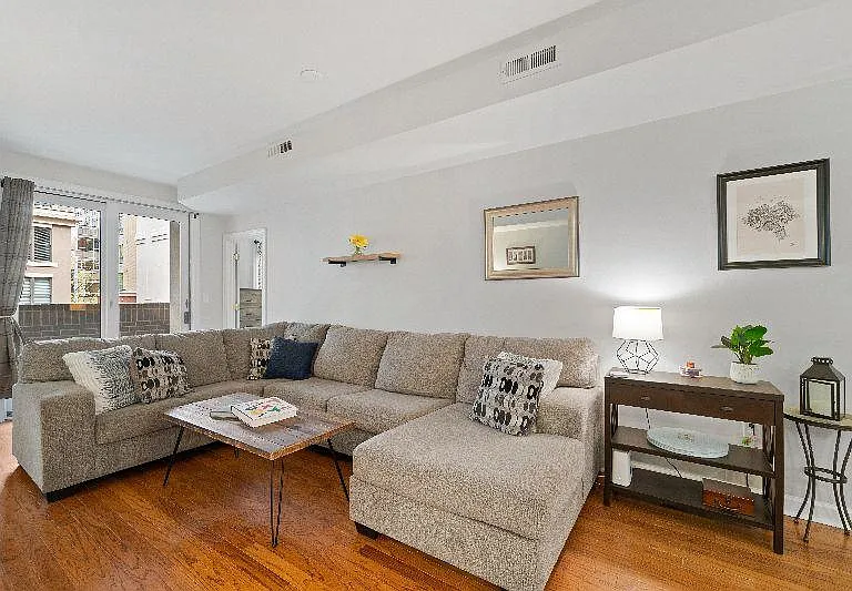 718 Trade St #301 — Photo 3
