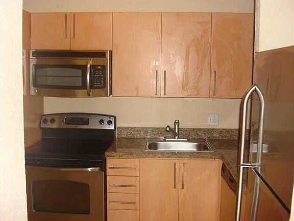 4th image of 4011 N University Dr #207