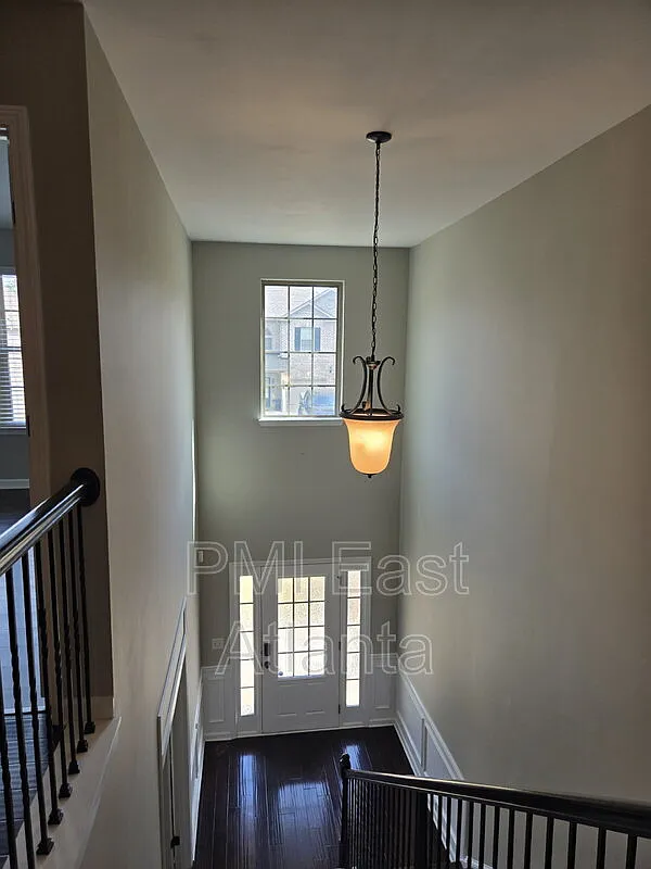 Building Photo - 422 Live Oak Pass