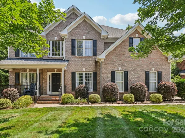 9735 Devonshire Dr, Huntersville, NC 28078