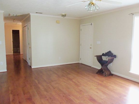 3rd image of 25 Hillwood Ct