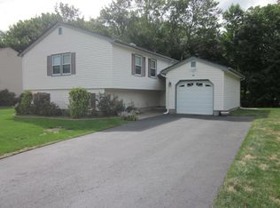 1 Kenneth Dr, Ocean, NJ 07712