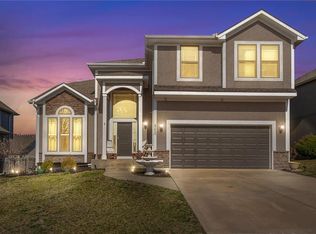 312 Sycamore Dr, Raymore, MO 64083