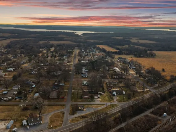 1401 S McQuarrie Ave, Wagoner, OK 74467