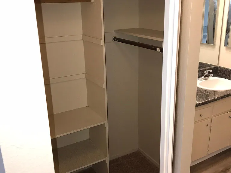 300 Vernon St #7 — Photo 8