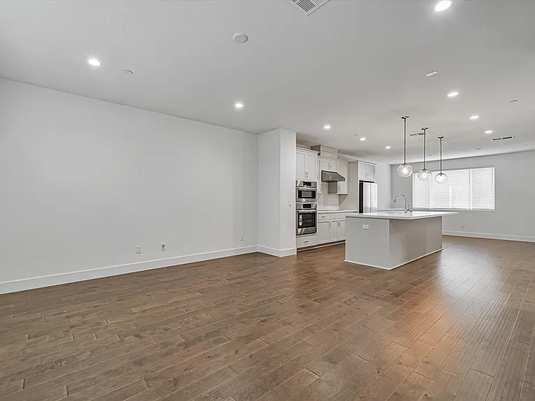 1010 Sinopia Ter — Photo 15