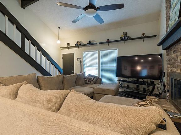 4th image of 2207 Park Springs Ct