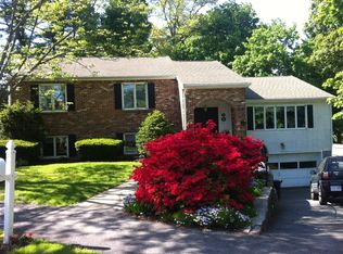 17 Mansion Rd, Wakefield, MA 01880