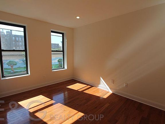 4th image of 567 W 186th St APT 24
