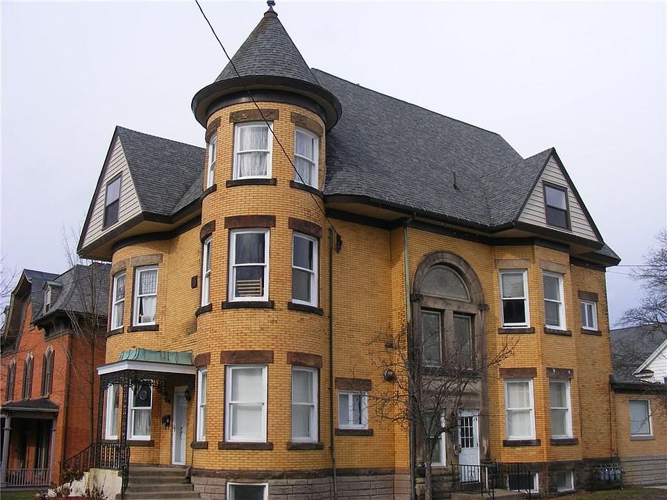 1st image of 904 Liberty St
