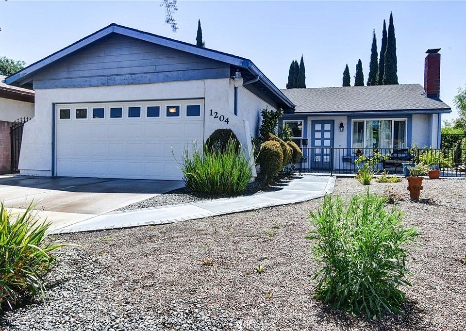 1st image of 1204 Merryl Ln