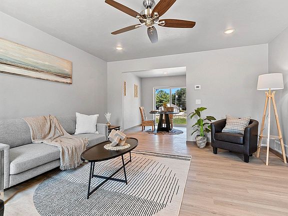 3rd image of 202 Fairview Ln