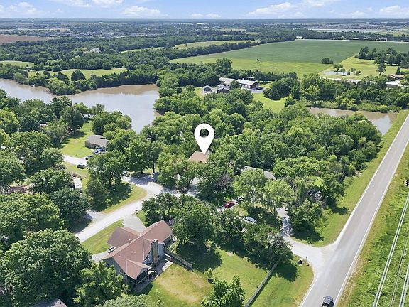 2nd image of 3 W Timothy Dr