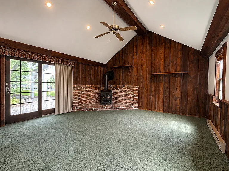1592 Old Line Rd — Photo 10
