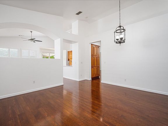 5th image of 2066 Horseshoe Glen Cir
