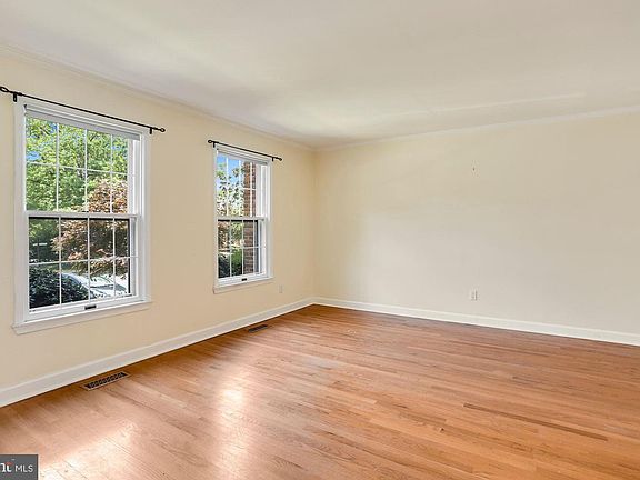 4th image of 9309 Marycrest St
