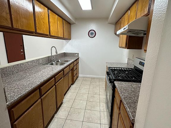 5th image of 1604 S Gladys Ave #1B