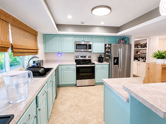 4th image of 3201 Christie Cir